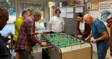 v.l.n.r.: Stephen, Eike Nungesser, Jakob Erhard, Helmut Theiler, Benni Theiler, Min-min, Gerhard Weissenbrunner, Daniel Herler (weinroter Pullover)