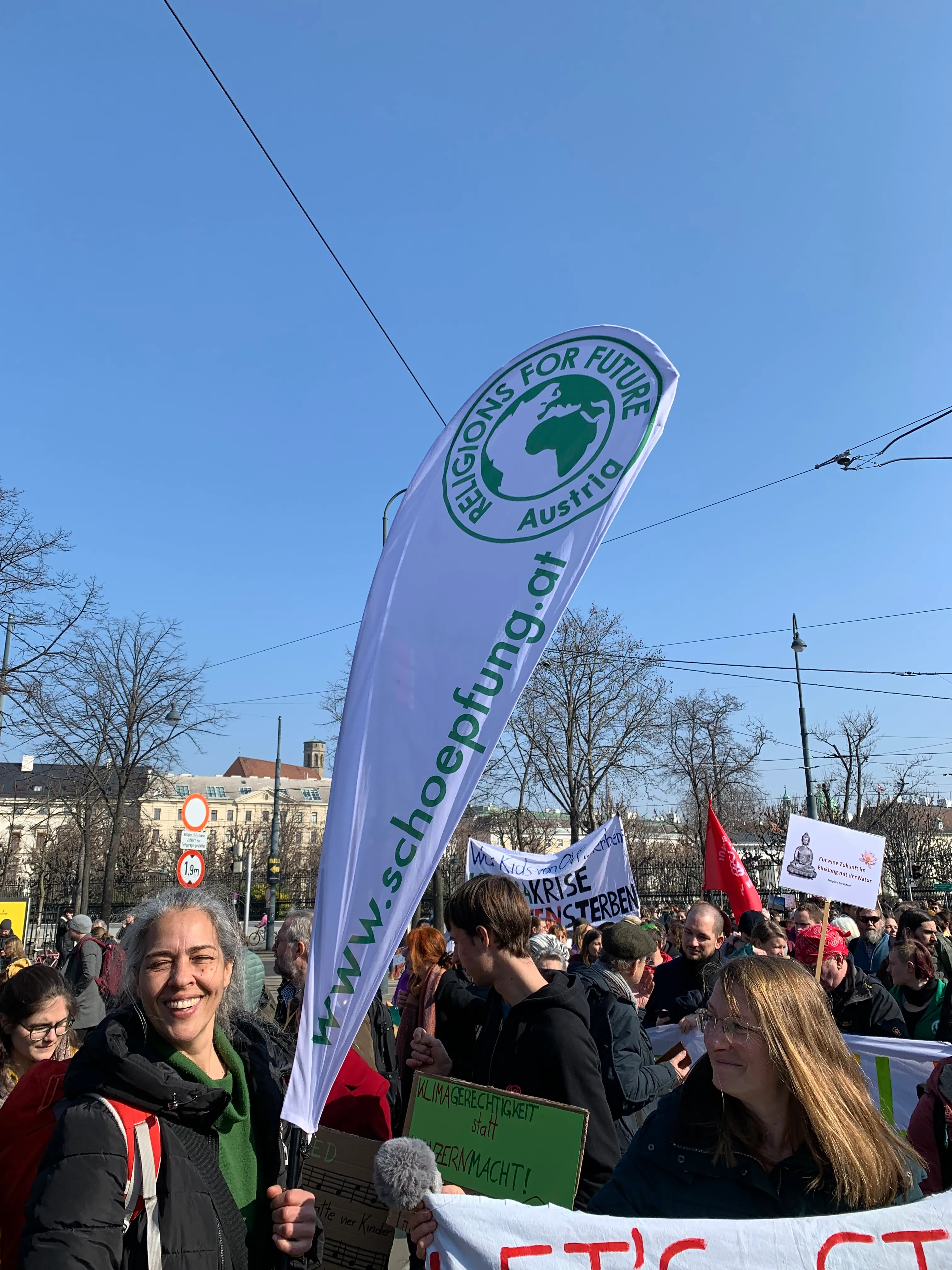 Wien vor dem Rathaus, Blick Richtung Minoritenkirche