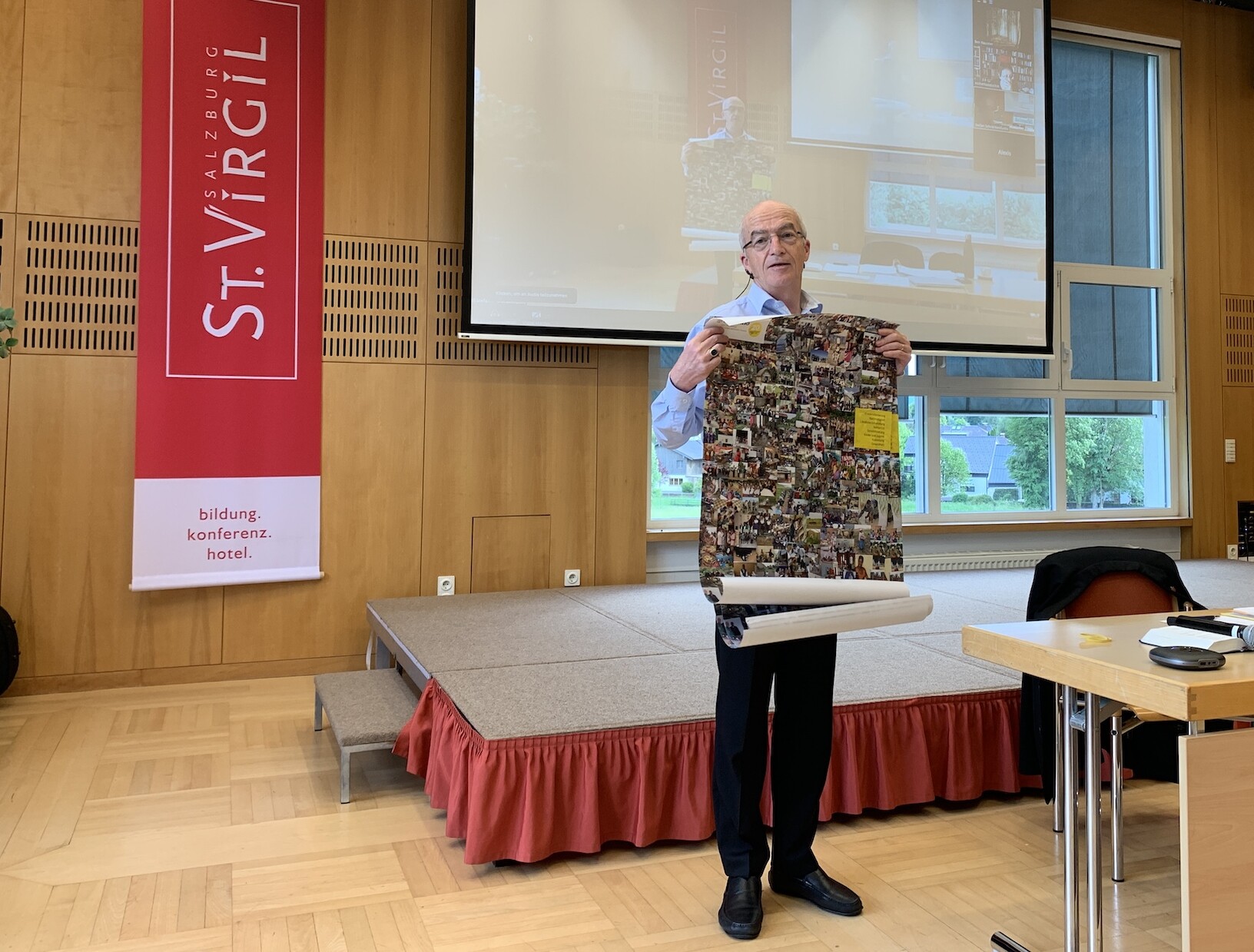93. Tagung der Jährliche Konferenz 2022 – Freitag Bischof mit Connexio Poster