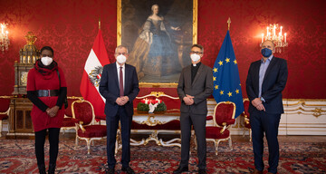 Doreen Ighama, Alexander Van der Bellen, Stefan Schröckenfuchs, Thomas Fux. Foto (c) Peter Lechner/HBF