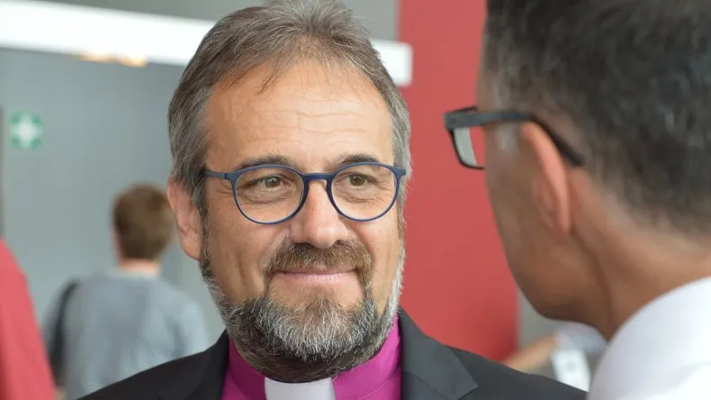 "Aus tiefer Betroffenheit habe ich mich entschuldigt" Bischof Harald Rückert lädt Menschen unterschiedlicher sexueller Identitäten zu einem weiteren Treffen unter dem Titel O-Töne ein.