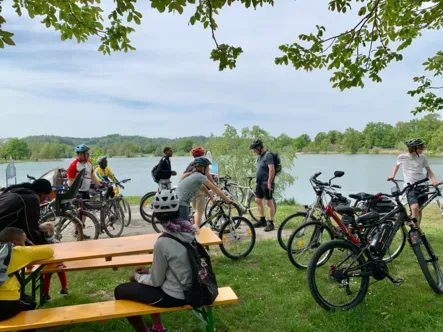 Fahrradausflug der EmK Linz am 1. Mai 2024 – Nach dem Essen am Pichlingersee