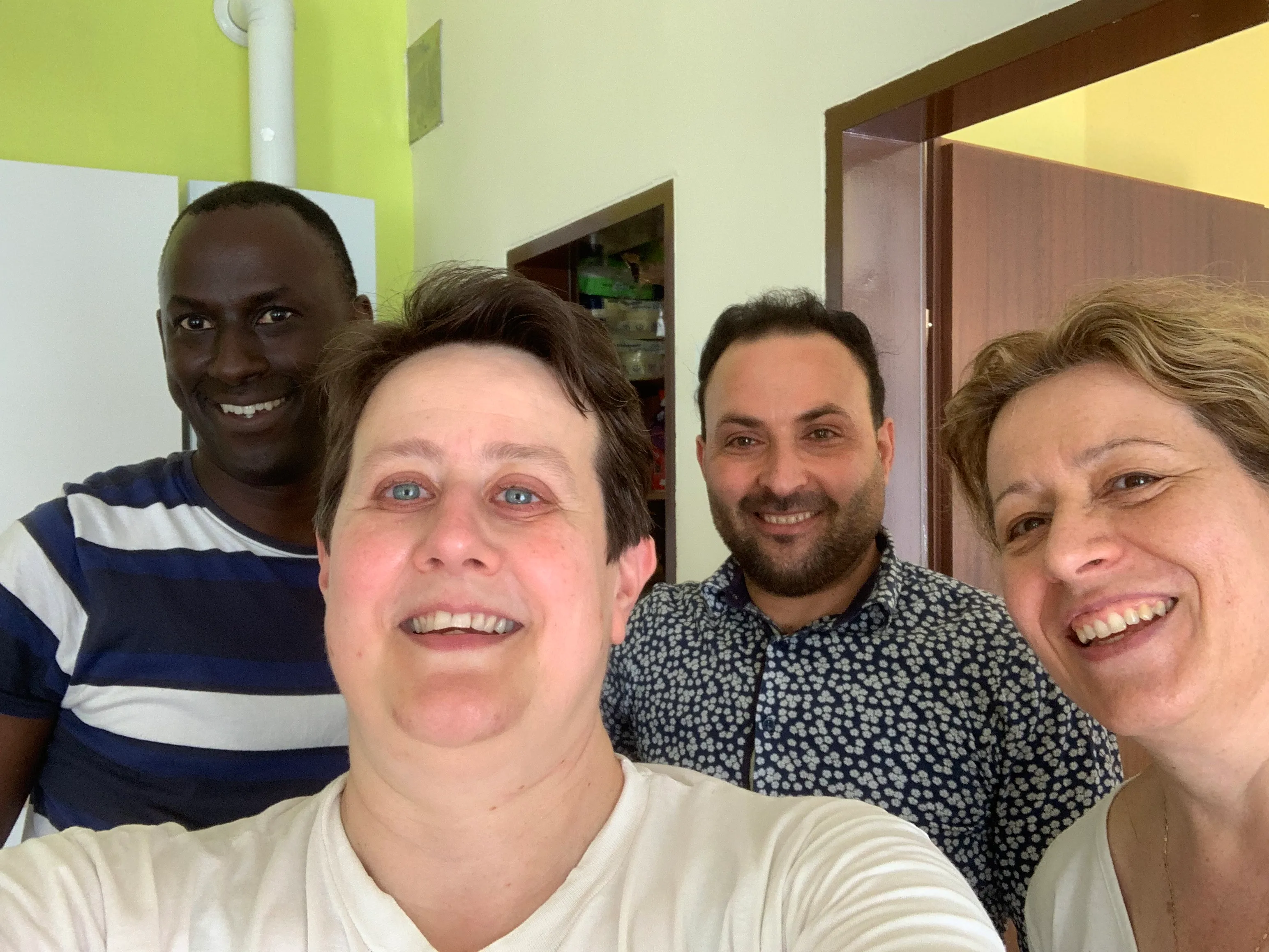 Das internationale Team der deutschsprachigen Gemeinde: Alexis Kajenjeri aus Burundi, Esther Handschin aus der Schweiz, Sattar Al-Qaraquli aus dem Irak, Eva Harman aus Ungarn