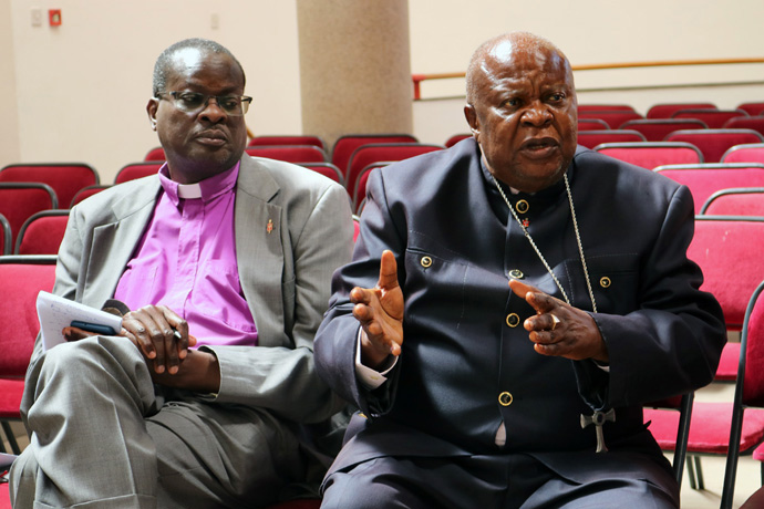 Bischöfe der United Methodist Church (EmK) in Afrika rufen zur Einheit auf und verurteilen traditionalistische Interessengruppen.