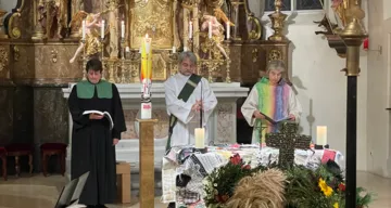 Pastorin Esther Handschin (evang.-meth.), Diakon Michael Zepf (röm.-kath), Diakonin Inge Tobisch (altkath.)