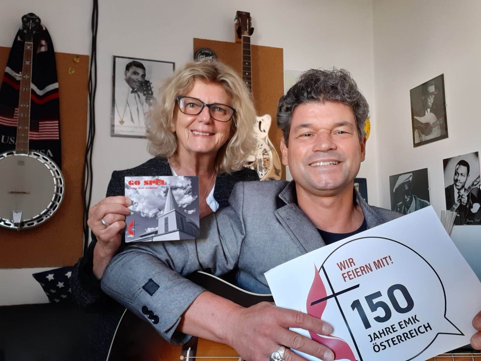 Glückwünsche an die EmK! Martin und Maria Langer mit ihrer Go Spel CD