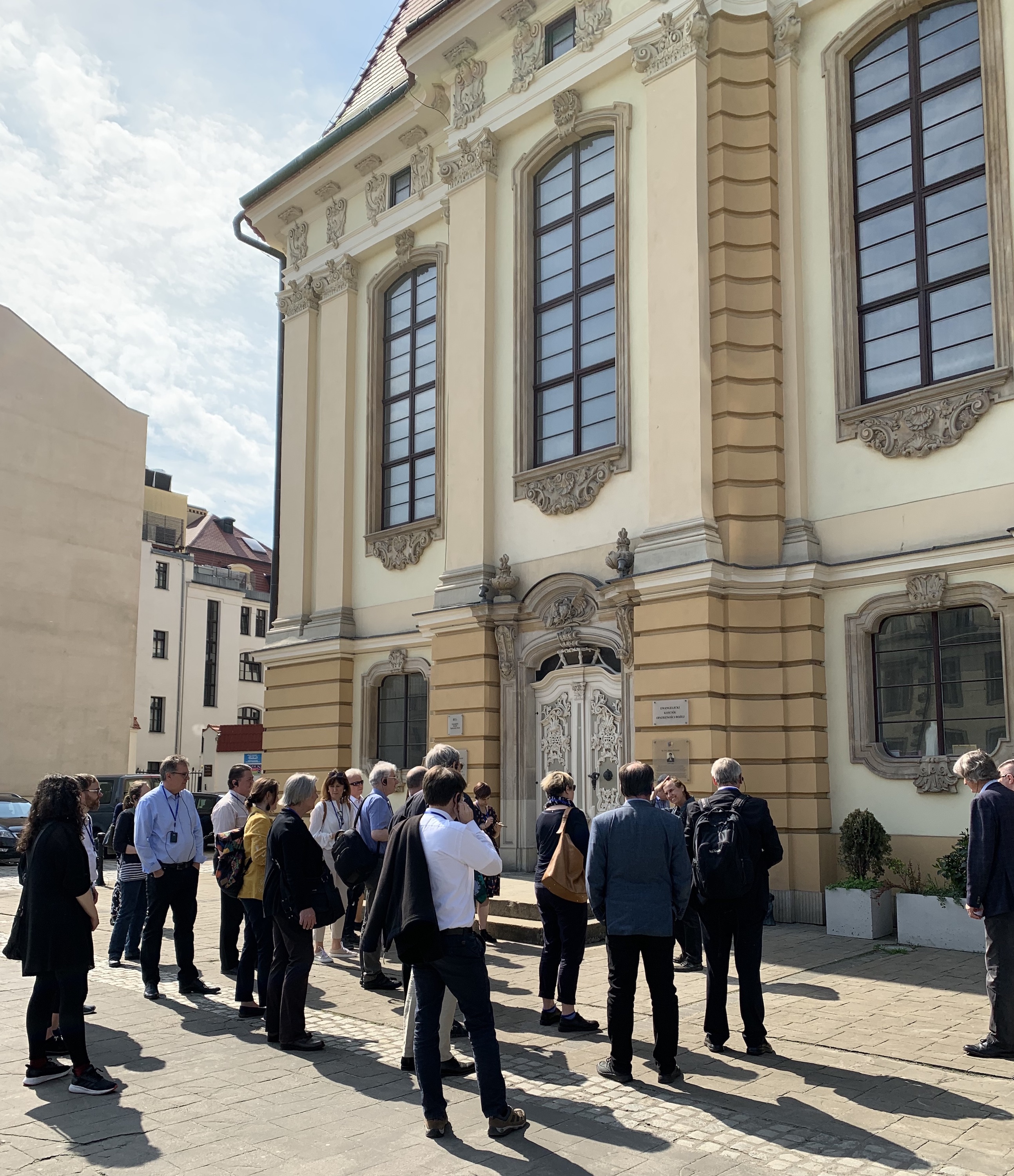 Treffen der GEKE Südosteuropa-Gruppe in Breslau Mitglieder der GEKE Südosteuropa-Gruppe vor der Hofkirche in Breslau