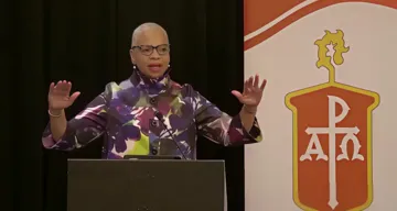 Bischöfin Tracy S. Malone während ihrer Ansprache vor dem Bischofsrat am 28. April 2025 in Chicago.