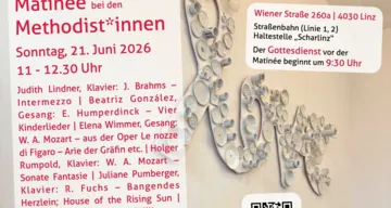 Einladung zu einer Matinee in der EmK Linz. Im Hintergrund, der Schriftzug "love", der im Kirchenraum hängt.