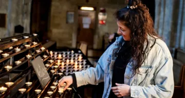 Kerzen anzünden zur Matura